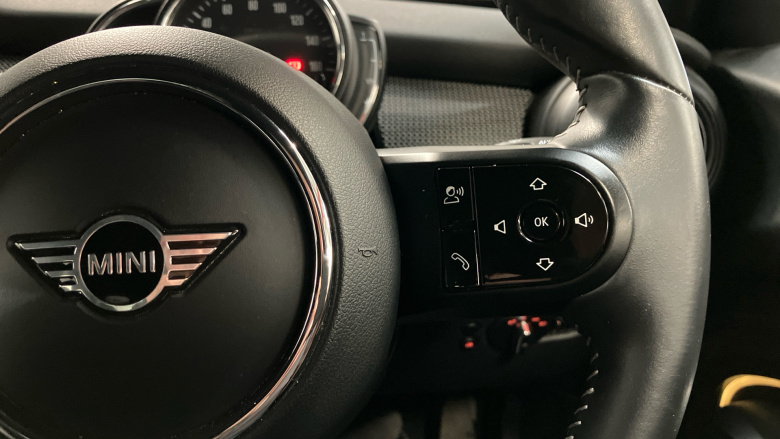 MINI Hatchback 1.5 Cooper Exclusive 5dr Auto Petrol Hatchback